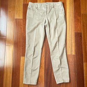 DKNY stretchy gray Jeans size 6